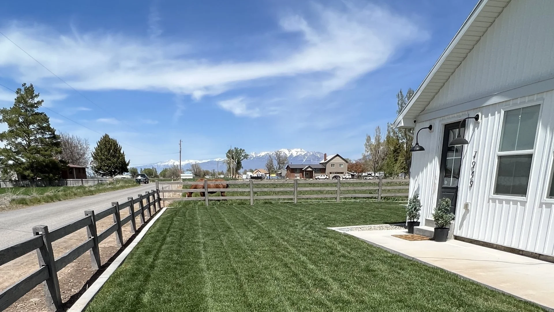Customer's green lawn in Midway, UT from our lawn services.